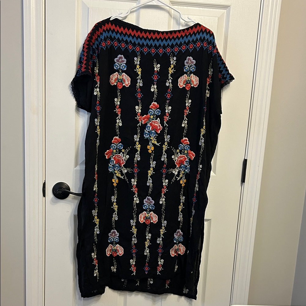 Johnny Was cover up. Black with floral design.. Size large. Appx 40 in long.
